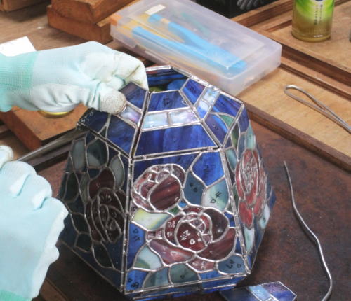 ステンドグラス薔薇 ランプ 千葉県勝浦 生徒作品