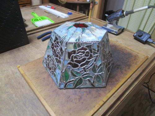 ステンドグラス 制作 薔薇と猫のランプ 千葉県 勝浦