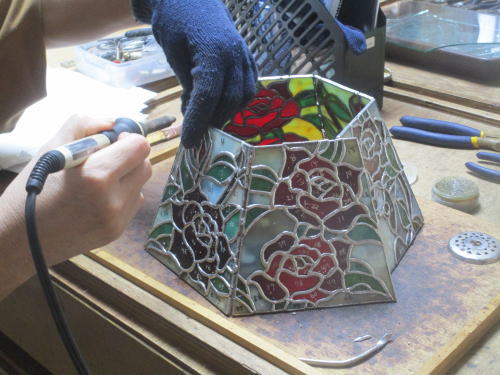 ステンドグラス教室 薔薇と猫のランプ 千葉県 勝浦
